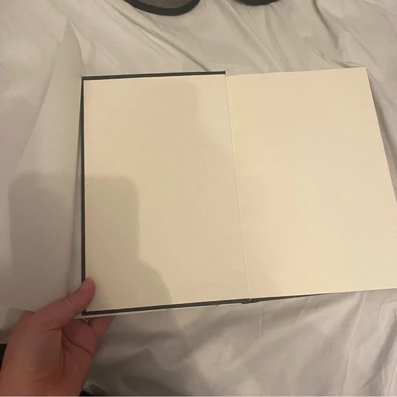 BNWT Unbroken hardcover book by Laura Hillenbrand - Picture 4 of 6